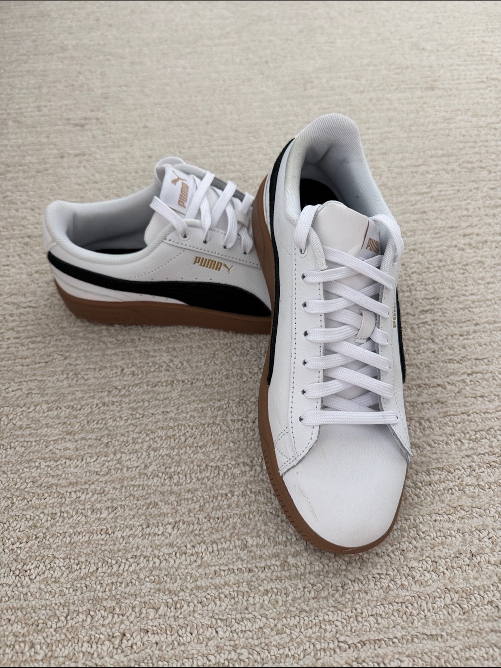 Puma Women's White Trainers  with Black Formstrip and Gum Sole